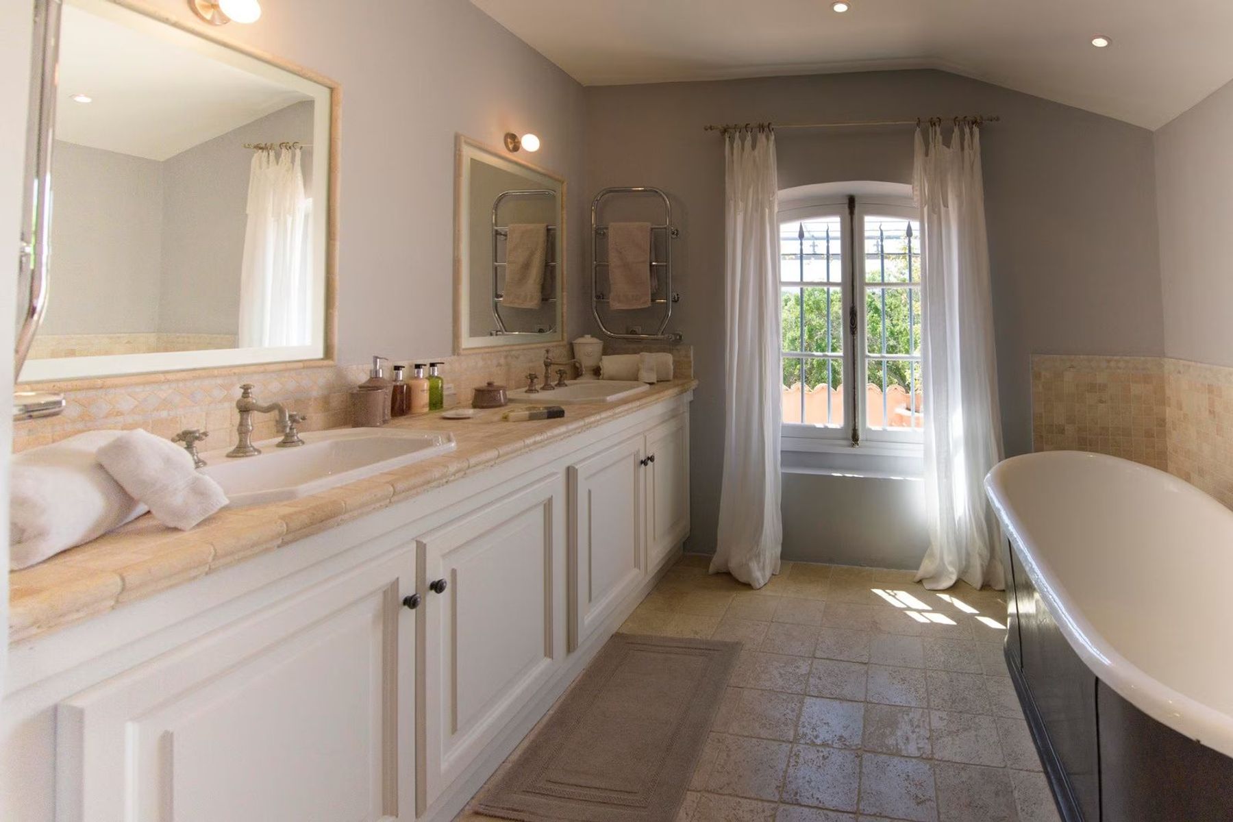 Bastide de la Croix villa photo.